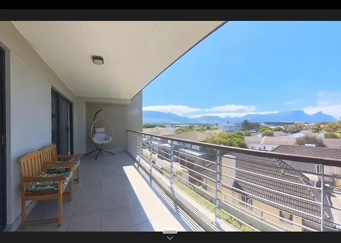 Immaculate 2-Bed Apartment In Cape Town