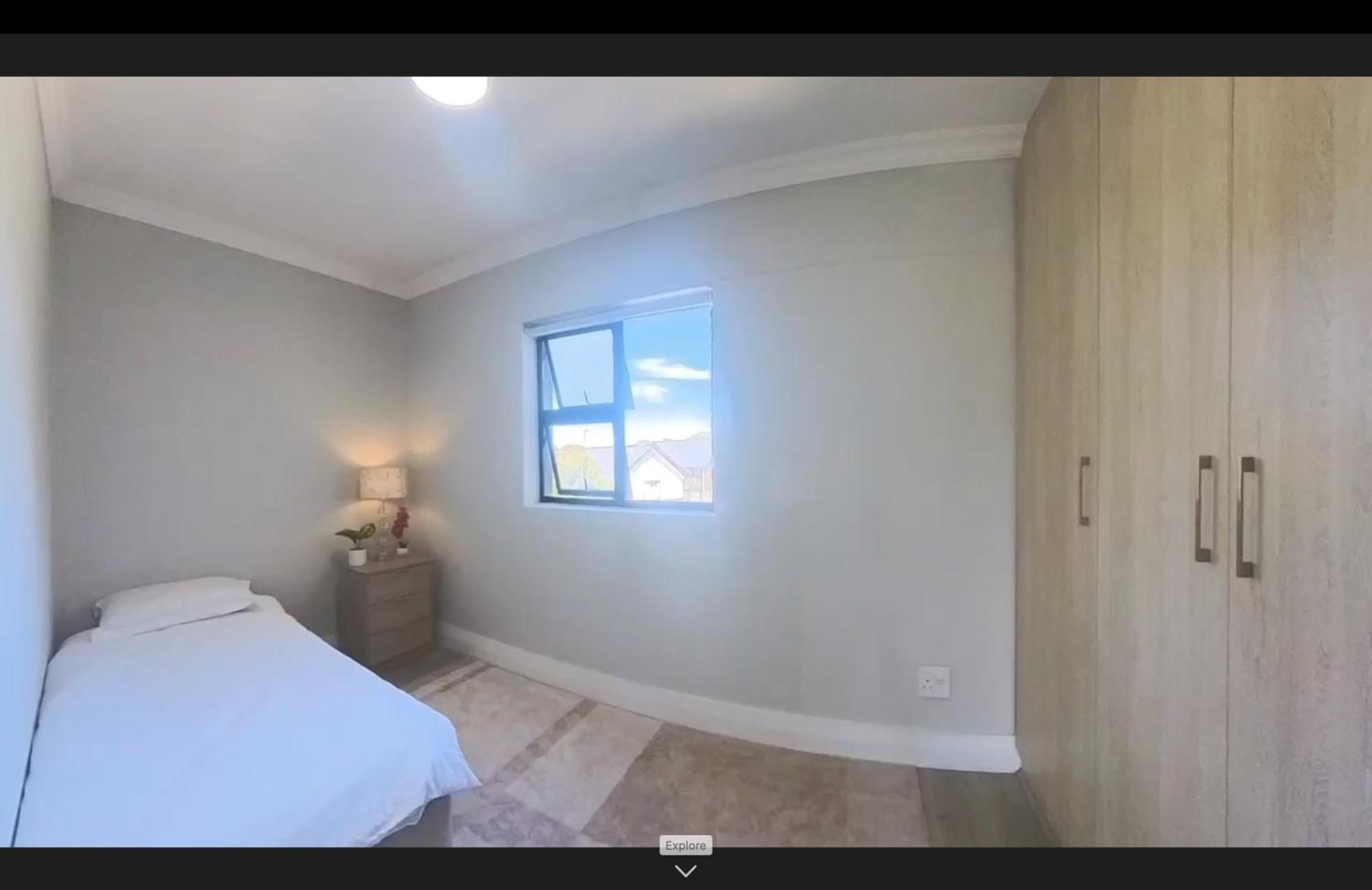 Immaculate 2-bed In Apartment Cape Town
